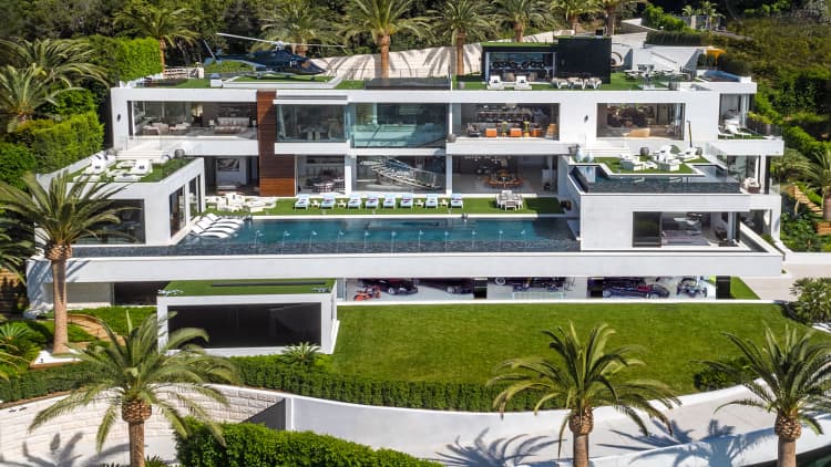 Mega Mansions