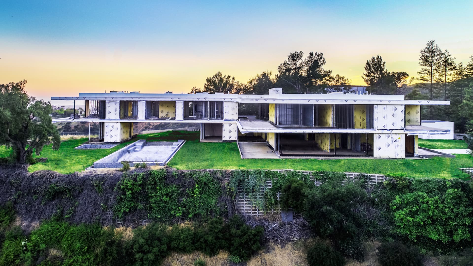 Mega Mansions