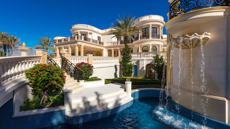 Inside the World's Most Luxurious Mega Mansions of