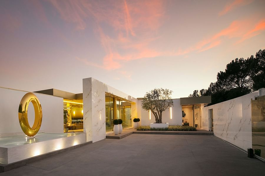 luxury mansion helipad