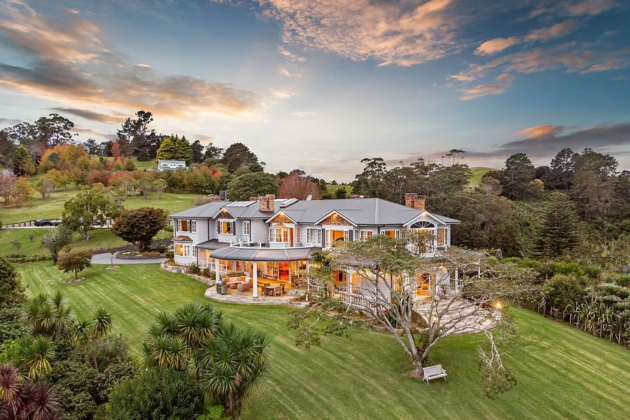 mansion with helipad