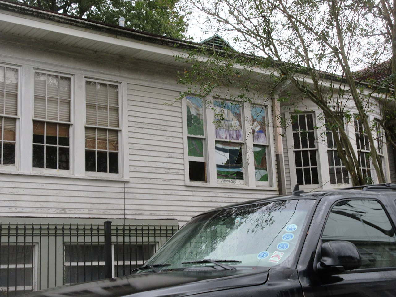 New Orleans mansion stained glass window