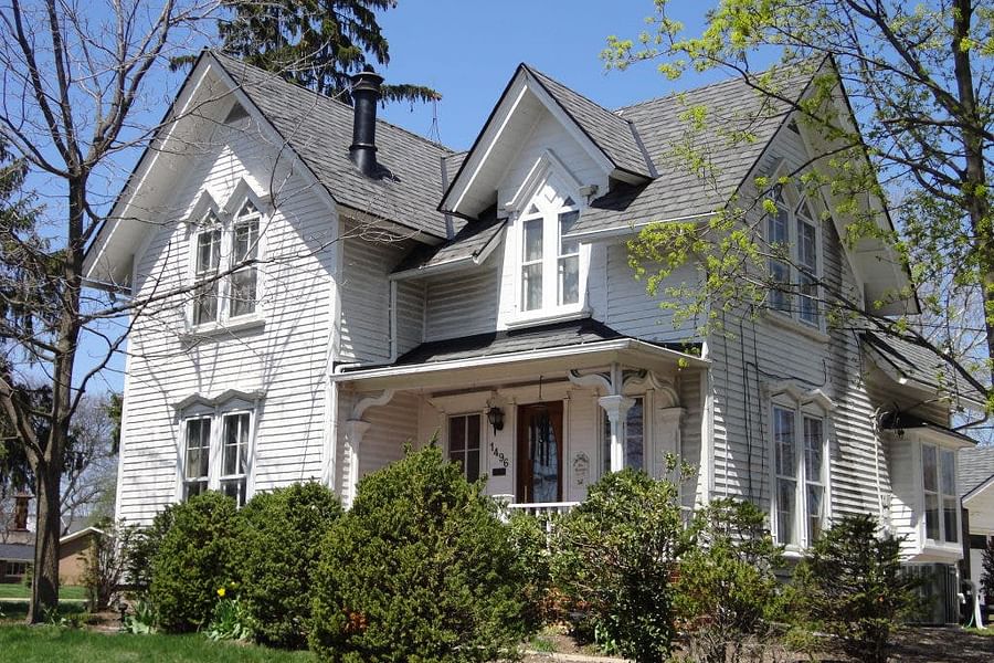 solar panels on historic mansion