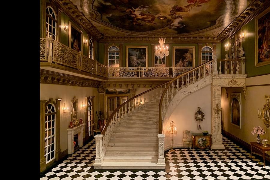 Atlanta mansion grand staircase