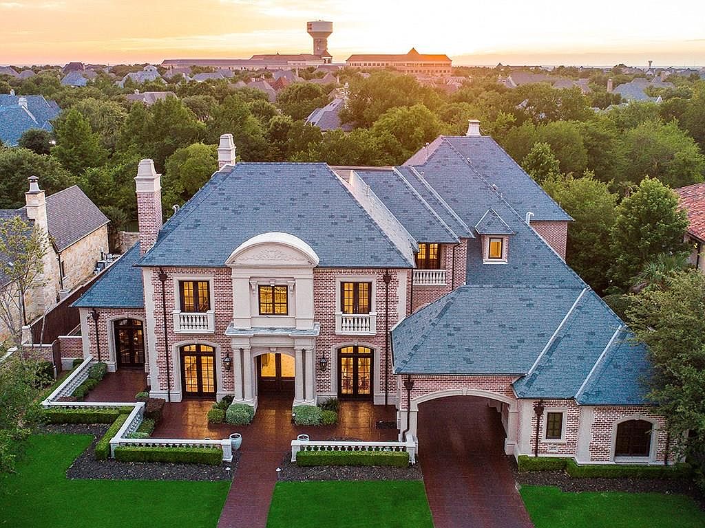 Atlanta mansion roofline accents