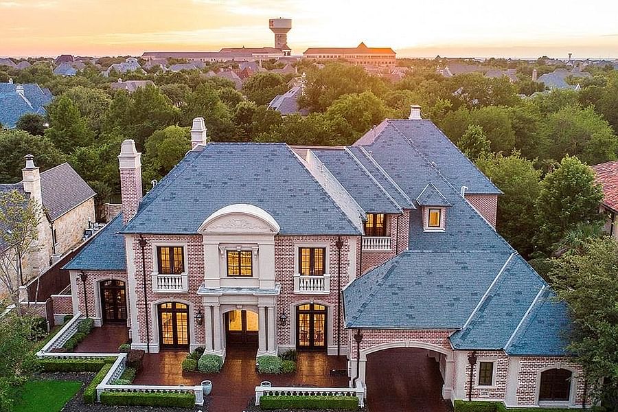 Atlanta mansion roofline accents