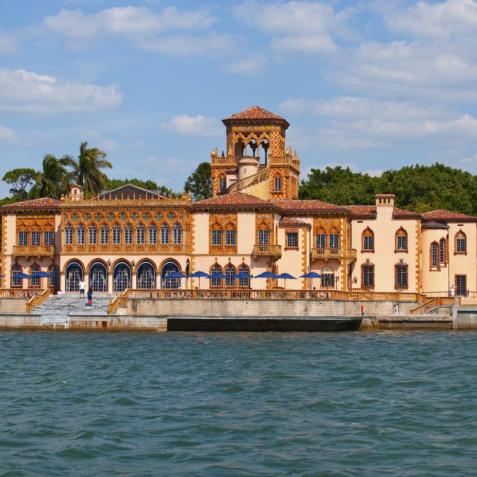 Lavish garden Atlanta historic mansion