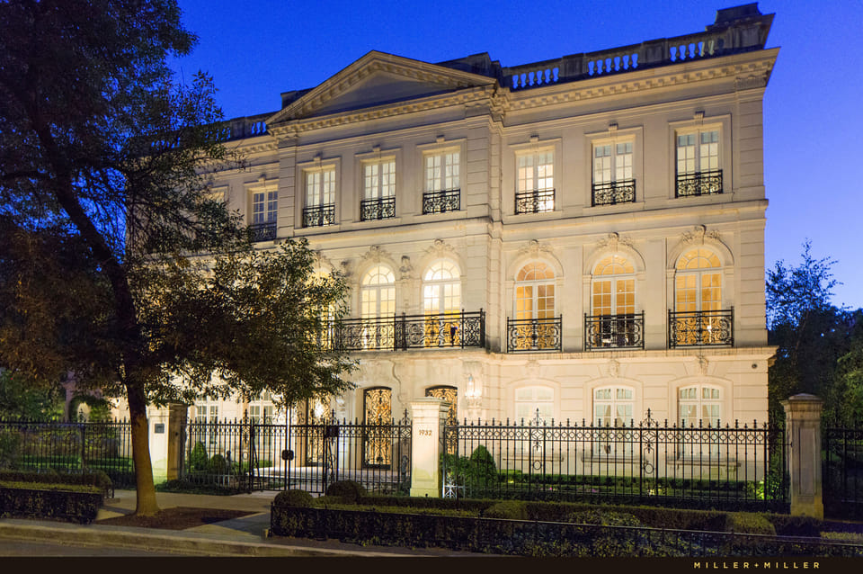 A Tour of Chicago's Most Luxurious Mansions