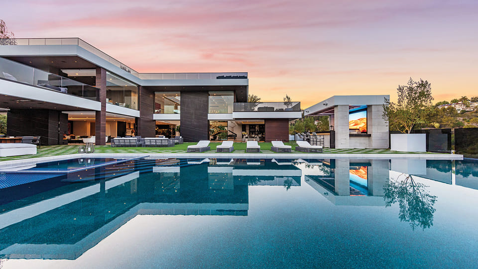 Dive into Luxury: A Spotlight on Celebrity Mansions in Beverly Hills