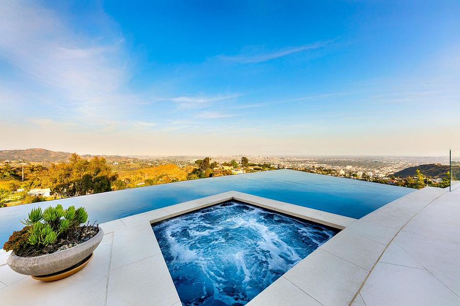 Luxurious infinity pool with a breathtaking view of Beverly Hills
