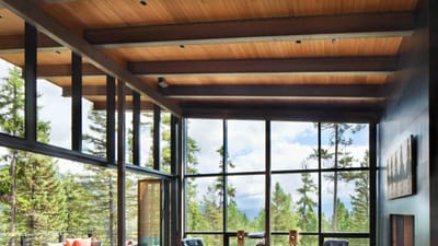 From Opulence to Elegance: Exploring the Interior Design of Modern Mansions