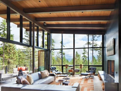 From Opulence to Elegance: Exploring the Interior Design of Modern Mansions