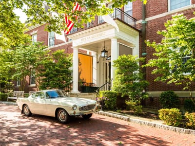 Newport Mansions at Christmas: The Festive Charm of Luxury